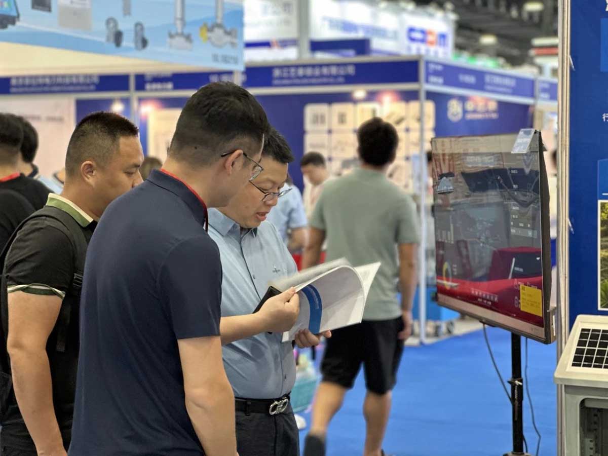 【资讯】| 合乐HL8智能闪耀EPES亚洲电力展 以创新监测技术引领电网智能运维客户参访